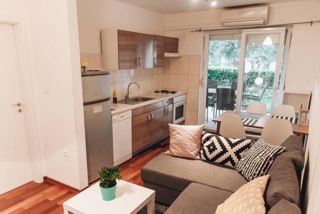Cosy Apartment In A Quiet Neighborhood Zadar Exteriör bild